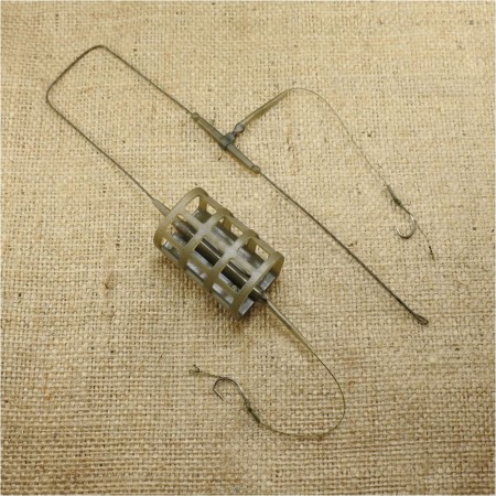 Sistemėlė fyderiui „Feeder“ su 2-jais kabliukais Nr.4 su plauko sistema ir šėryklėlė
